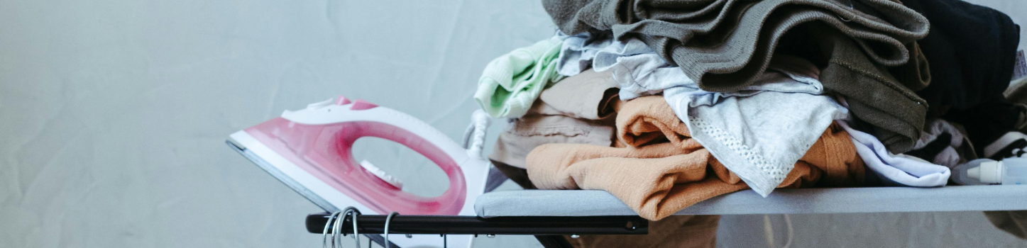 Pflegedienst und Betreuungsdienst - Alltagshilfe CuraVital-Bügeln und Wäsche